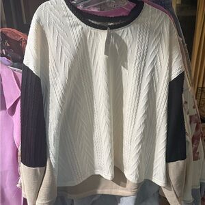 Yak &Yeti Women's Black, tan and White Knit Top